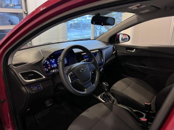 Hyundai Solaris II с пробегом 2018 года, цена 1 025 000 рублей, 213589 км, седан, Автокод Объявления