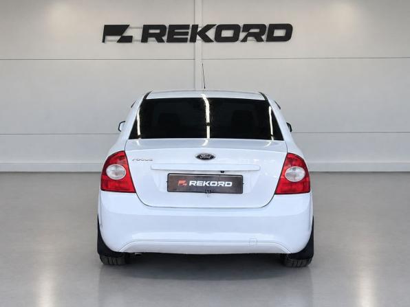Ford Focus II Рестайлинг с пробегом 2010 года, цена 659 000 рублей, 165127 км, седан, Автокод Объявления