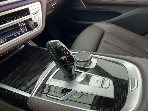 BMW 7 серии VI (G11/G12) Рестайлинг с пробегом 2020 года, цена 5 790 000 рублей, 99832 км, седан, Автокод Объявления