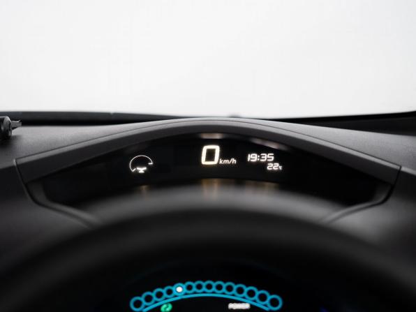 Nissan Leaf I (ZE0/AZE0) с пробегом 2014 года, цена 855 000 рублей, 123605 км, хэтчбек, Автокод Объявления