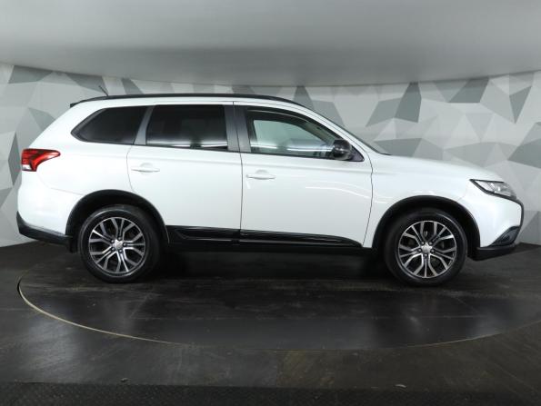Mitsubishi Outlander III Рестайлинг 2 с пробегом 2016 года, цена 1 849 000 рублей, 60451 км, внедорожник, Автокод Объявления