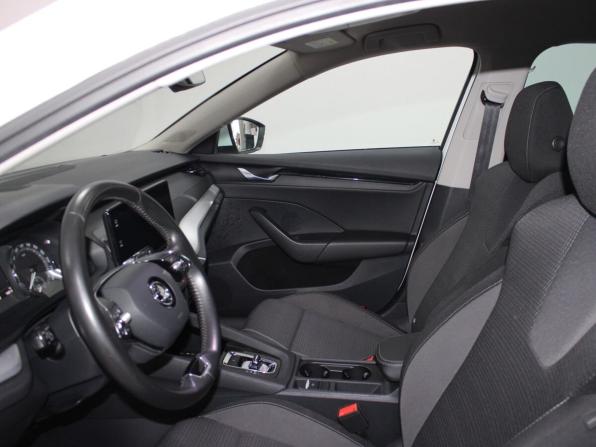 Skoda Octavia IV (A8) с пробегом 2021 года, цена 2 299 900 рублей, 145683 км, лифтбек, Автокод Объявления