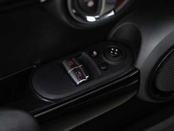 Mini Hatch III (F55/F56) Рестайлинг 2 с пробегом 2021 года, цена 3 374 810 рублей, 22714 км, хэтчбек, Автокод Объявления