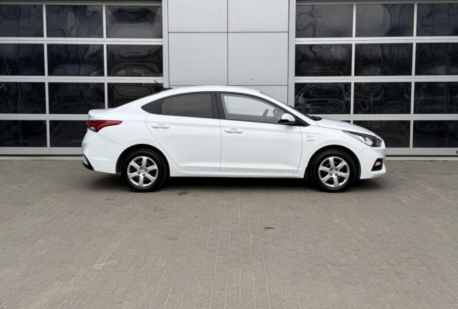 Hyundai Solaris II с пробегом 2019 года, цена 1 680 000 рублей, 88191 км, седан, Автокод Объявления