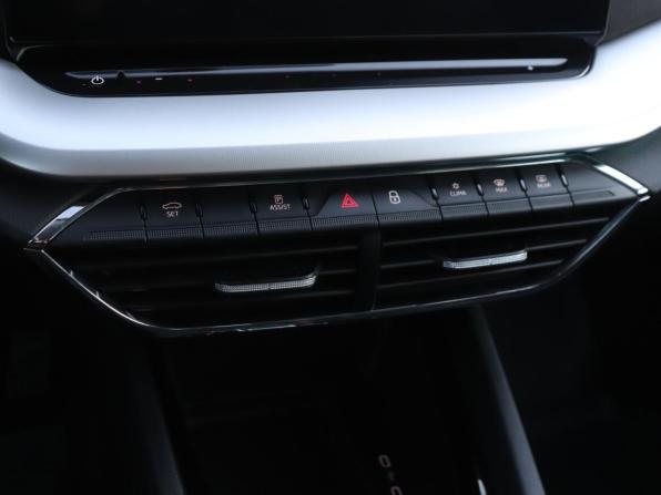 Skoda Octavia IV (A8) с пробегом 2020 года, цена 2 510 000 рублей, 77329 км, лифтбек, Автокод Объявления