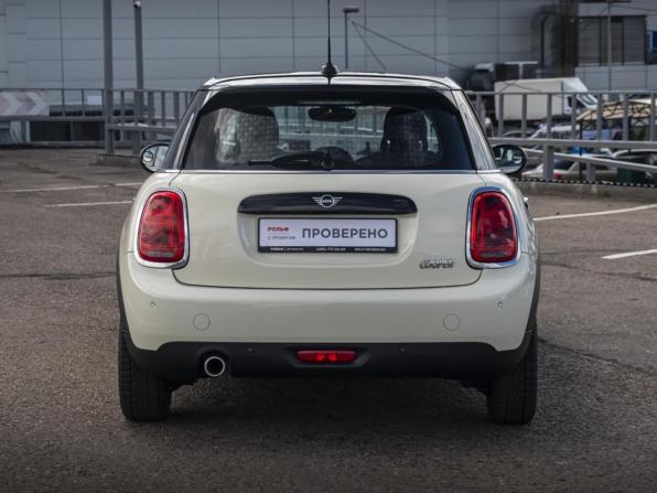 Mini Hatch III (F55/F56) Рестайлинг с пробегом 2019 года, цена 2 290 000 рублей, 26024 км, хэтчбек, Автокод Объявления