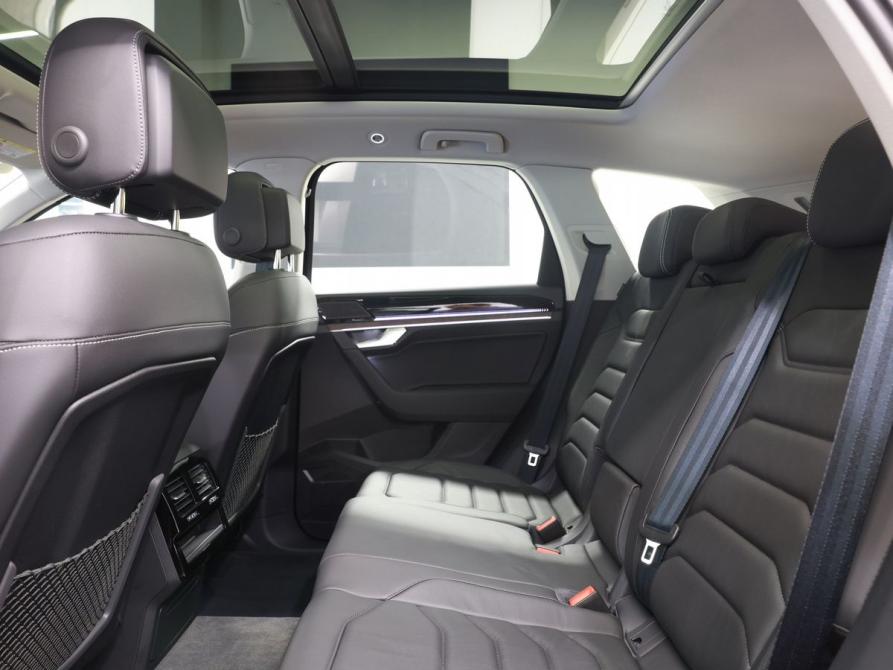 Volkswagen Touareg III Рестайлинг Москва  - изображение 26