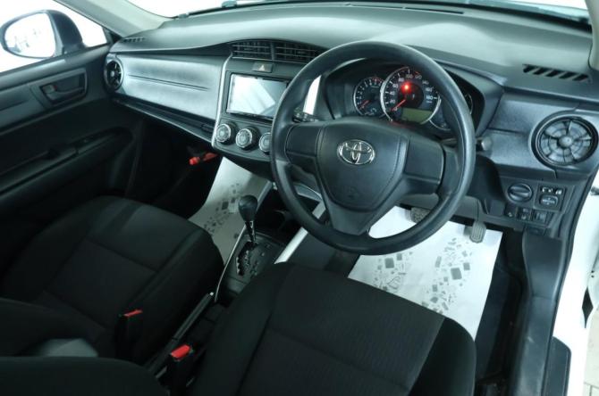 Toyota Corolla XI (E160 E170) Рестайлинг 2 с пробегом 2019 года, цена 1 699 000 рублей, 57330 км, универсал, Автокод Объявления