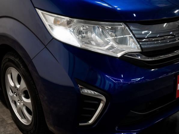 Honda Stepwgn V с пробегом 2015 года, цена 1 850 000 рублей, 102000 км, минивэн, Автокод Объявления