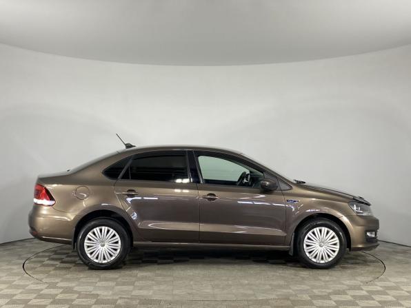 Volkswagen Polo V Рестайлинг с пробегом 2018 года, цена 975 000 рублей, 146183 км, седан, Автокод Объявления