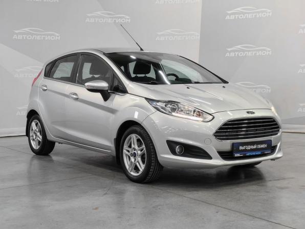 Ford Fiesta Mk6 Рестайлинг с пробегом 2015 года, цена 800 000 рублей, 76407 км, хэтчбек, Автокод Объявления