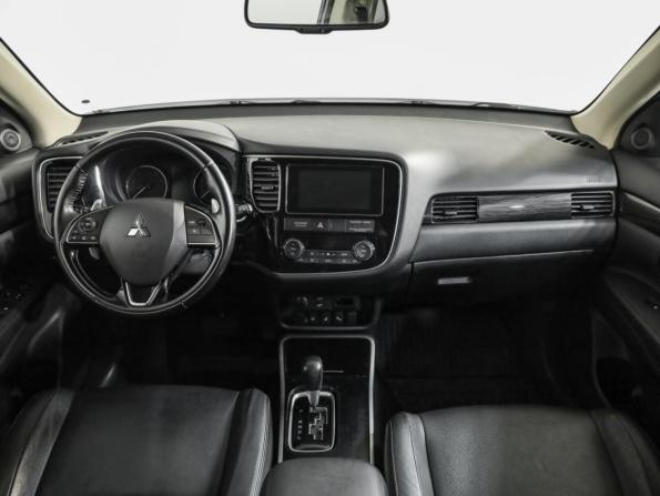 Mitsubishi Outlander III Рестайлинг 2 с пробегом 2017 года, цена 1 899 000 рублей, 174528 км, внедорожник, Автокод Объявления