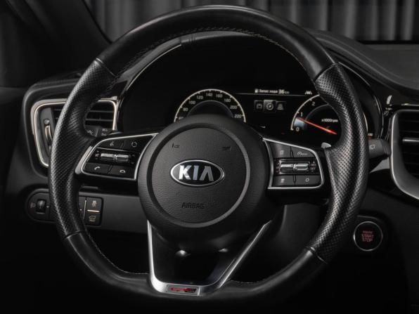 Kia Ceed III с пробегом 2020 года, цена 1 999 000 рублей, 42726 км, универсал, Автокод Объявления