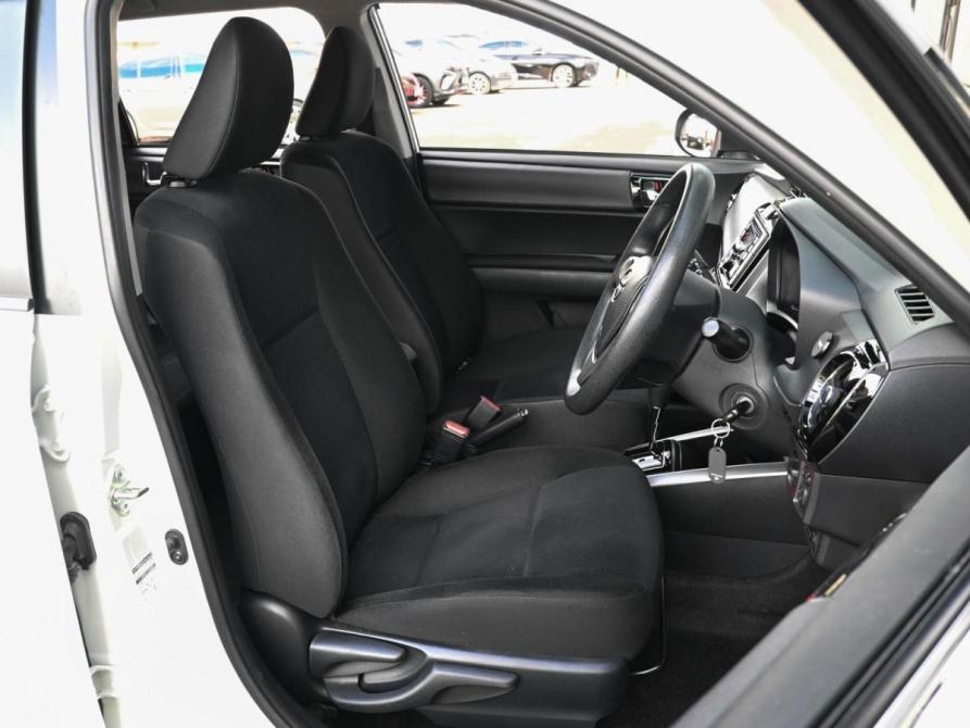 Toyota Corolla XI (E160 E170) Рестайлинг 2 Новороссийск  - изображение 10