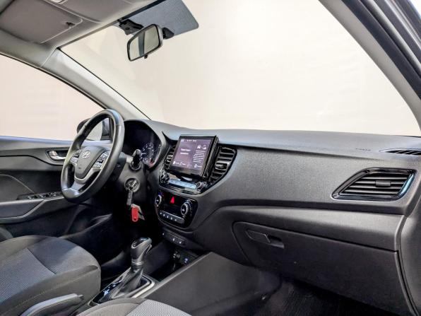 Hyundai Solaris II Рестайлинг с пробегом 2021 года, цена 1 715 000 рублей, 30505 км, седан, Автокод Объявления