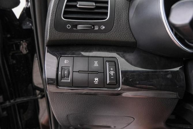 Kia Sorento II Рестайлинг с пробегом 2018 года, цена 2 549 000 рублей, 89000 км, внедорожник, Автокод Объявления