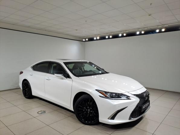 Lexus ES VII Рестайлинг с пробегом 2021 года, цена 4 990 000 рублей, 88000 км, седан, Автокод Объявления