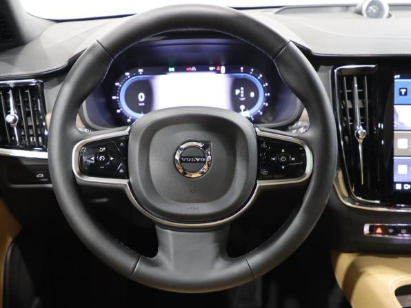 Volvo V90 Cross Country I Рестайлинг с пробегом 2024 года, цена 6 910 000 рублей, 19614 км, универсал, Автокод Объявления