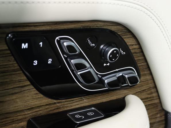 Land Rover Range Rover IV Рестайлинг с пробегом 2018 года, цена 5 990 000 рублей, 106780 км, внедорожник, Автокод Объявления