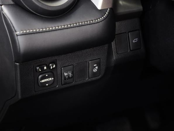 Toyota RAV4 IV (XA40) Рестайлинг с пробегом 2017 года, цена 2 399 000 рублей, 64430 км, внедорожник, Автокод Объявления