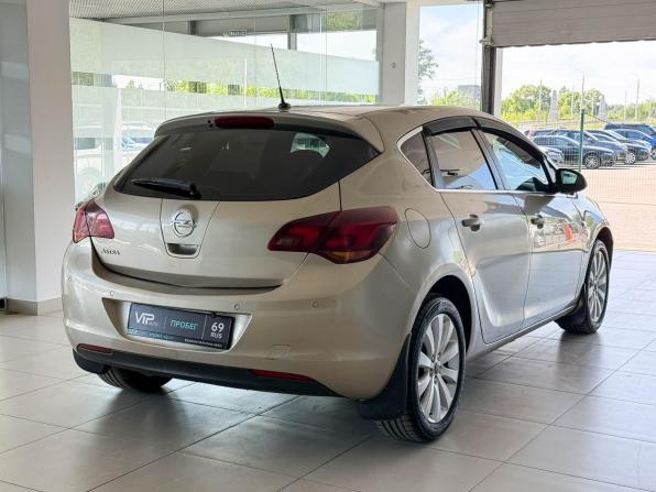 Opel Astra J с пробегом 2011 года, цена 577 000 рублей, 184687 км, хэтчбек, Автокод Объявления