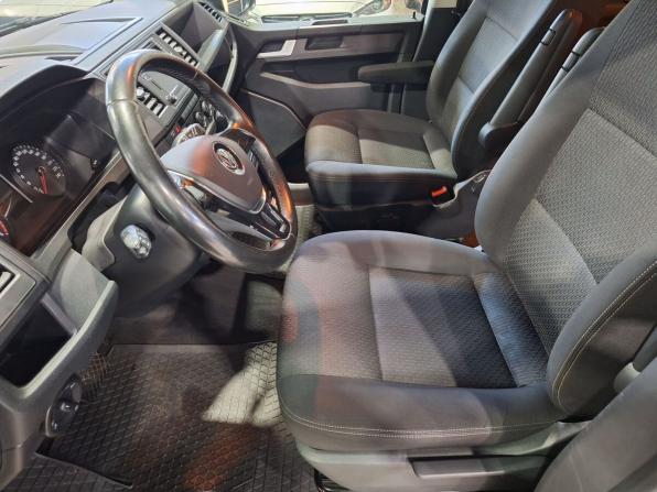 Volkswagen Multivan T6 с пробегом 2018 года, цена 3 130 000 рублей, 209548 км, минивэн, Автокод Объявления