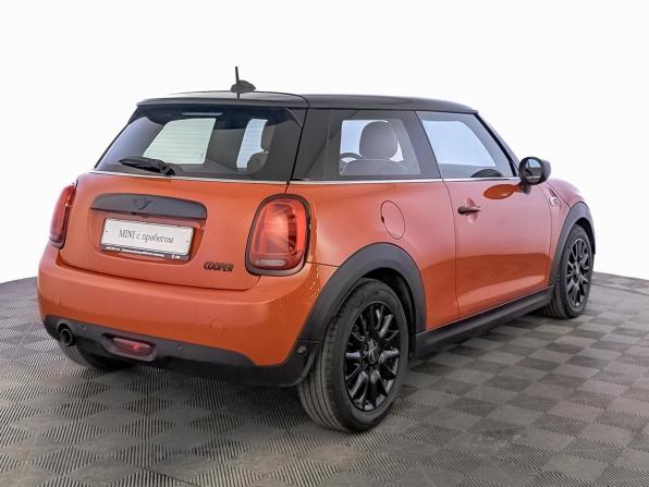 Mini Hatch III (F55/F56) Рестайлинг с пробегом 2021 года, цена 2 300 000 рублей, 57123 км, хэтчбек, Автокод Объявления