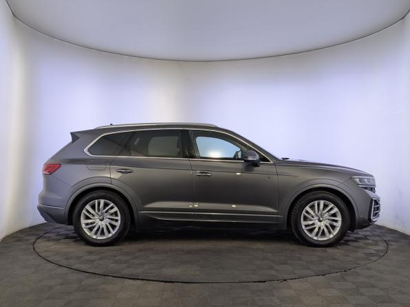 Volkswagen Touareg III Рестайлинг с пробегом 2025 года, цена 8 200 000 рублей, 2517 км, внедорожник, Автокод Объявления