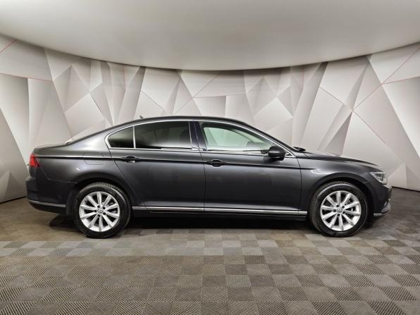 Volkswagen Passat B8 с пробегом 2017 года, цена 1 815 000 рублей, 181765 км, седан, Автокод Объявления