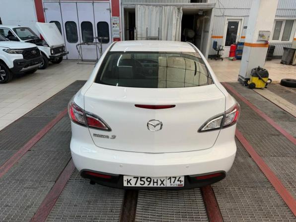 Mazda 3 II (BL) Рестайлинг с пробегом 2011 года, цена 999 000 рублей, 177480 км, седан, Автокод Объявления