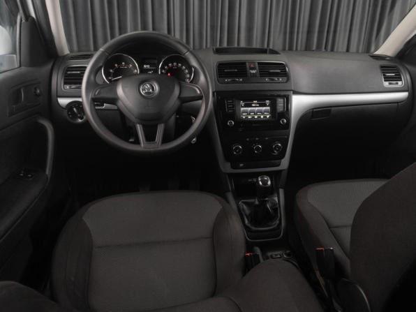 Skoda Yeti I Рестайлинг с пробегом 2017 года, цена 1 469 000 рублей, 129045 км, внедорожник, Автокод Объявления