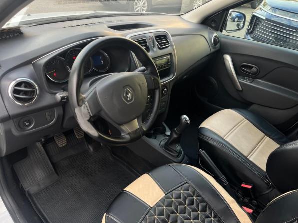 Renault Logan II с пробегом 2017 года, цена 679 000 рублей, 170200 км, седан, Автокод Объявления
