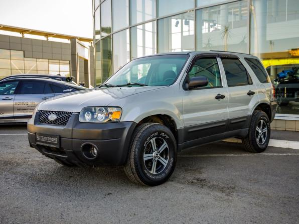 Ford Escape I Рестайлинг с пробегом 2004 года, цена 568 000 рублей, 125192 км, внедорожник, Автокод Объявления