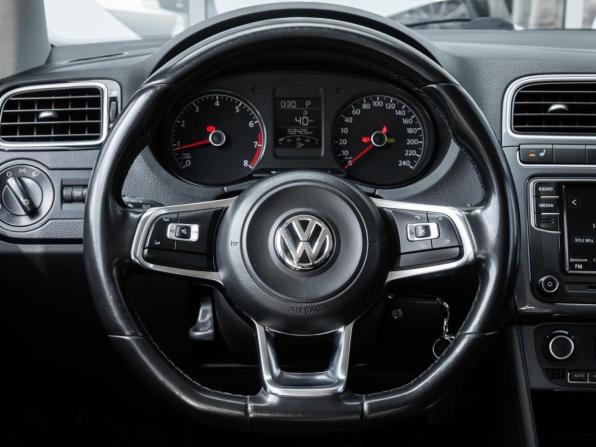 Volkswagen Polo V Рестайлинг с пробегом 2018 года, цена 1 154 600 рублей, 158426 км, седан, Автокод Объявления