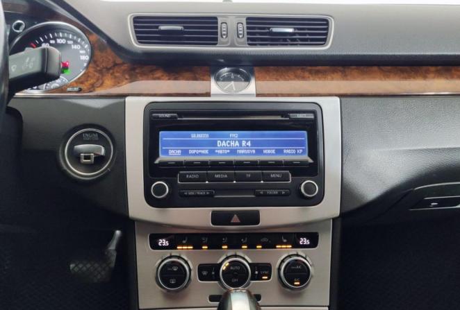 Volkswagen Passat B7 с пробегом 2012 года, цена 1 090 000 рублей, 223073 км, седан, Автокод Объявления