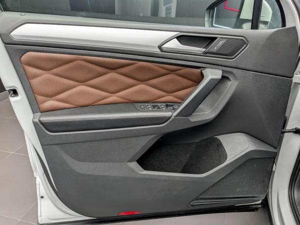 Volkswagen Tiguan II Рестайлинг с пробегом 2021 года, цена 2 950 000 рублей, 87181 км, внедорожник, Автокод Объявления