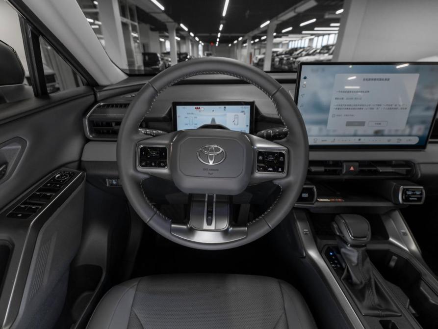 Toyota RAV4 VI (XA60) Москва  - изображение 11