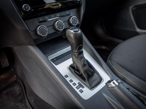 Skoda Octavia III (A7) Рестайлинг с пробегом 2019 года, цена 1 818 000 рублей, 52070 км, лифтбек, Автокод Объявления
