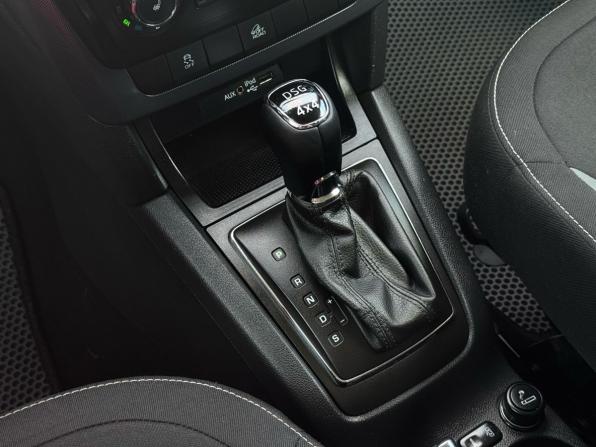 Skoda Yeti I Рестайлинг с пробегом 2017 года, цена 1 719 000 рублей, 123000 км, внедорожник, Автокод Объявления