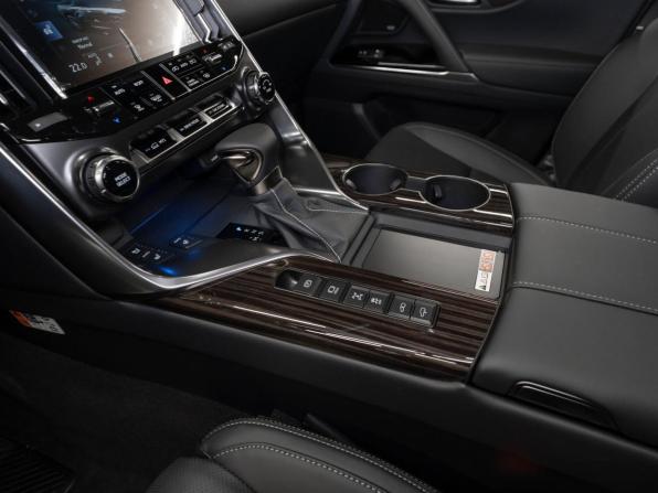 Lexus LX IV с пробегом 2025 года, цена 18 200 000 рублей, 5 км, внедорожник, Автокод Объявления