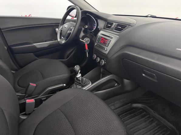 Kia Rio III Рестайлинг с пробегом 2017 года, цена 1 149 000 рублей, 119000 км, седан, Автокод Объявления