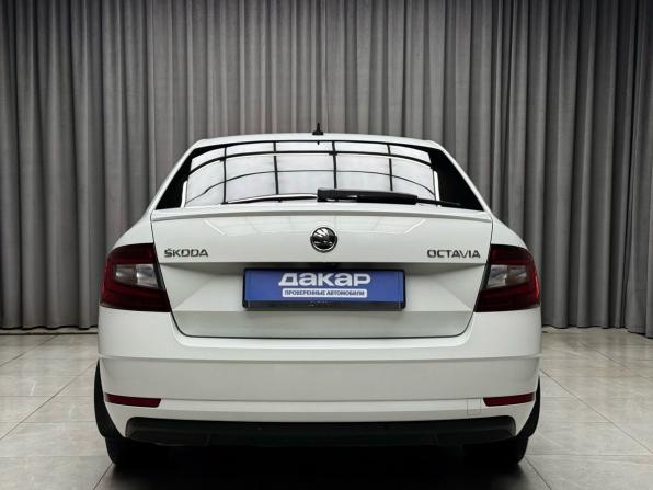 Skoda Octavia III (A7) Рестайлинг с пробегом 2019 года, цена 2 229 000 рублей, 105011 км, лифтбек, Автокод Объявления