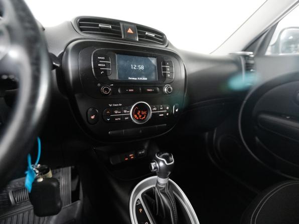 Kia Soul II Рестайлинг с пробегом 2017 года, цена 1 370 000 рублей, 142640 км, хэтчбек, Автокод Объявления