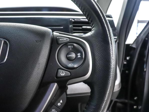 Honda Stepwgn V Рестайлинг с пробегом 2021 года, цена 2 599 000 рублей, 37604 км, минивэн, Автокод Объявления