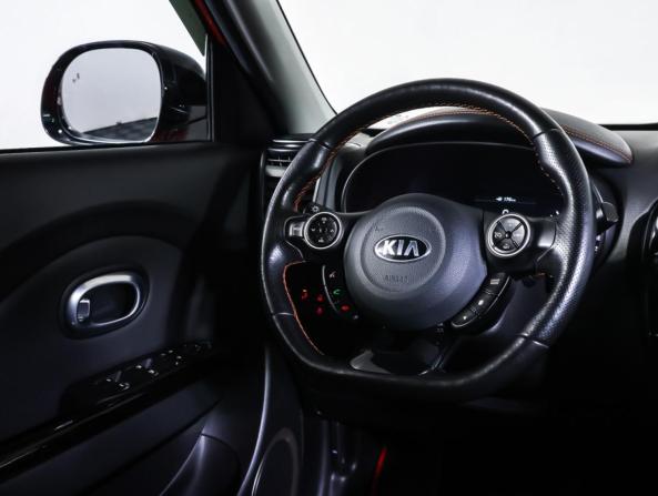 Kia Soul II Рестайлинг с пробегом 2017 года, цена 1 790 000 рублей, 91319 км, хэтчбек, Автокод Объявления