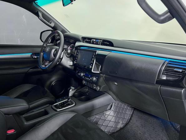 Toyota Hilux VIII Рестайлинг 2 с пробегом 2024 года, цена 6 560 000 рублей, 58800 км, пикап, Автокод Объявления