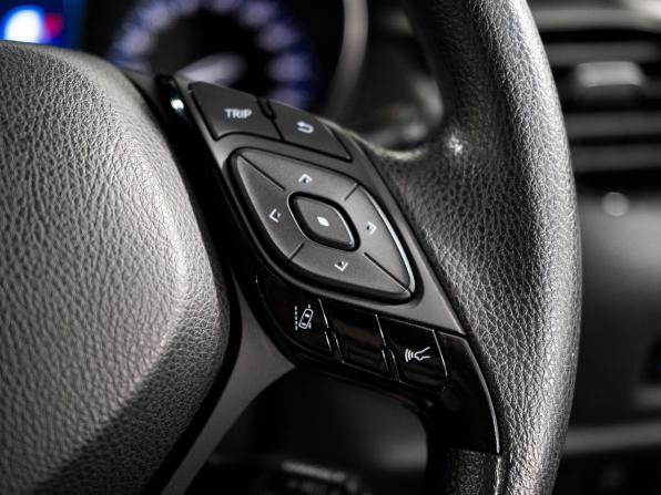 Toyota C-HR I с пробегом 2019 года, цена 1 780 500 рублей, 65943 км, внедорожник, Автокод Объявления