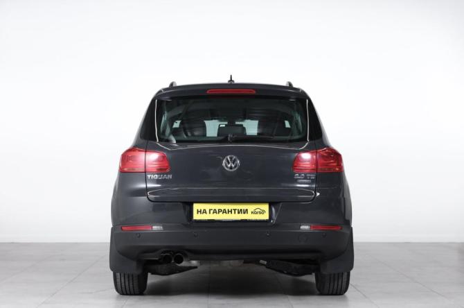 Volkswagen Tiguan I Рестайлинг с пробегом 2014 года, цена 1 799 000 рублей, 132200 км, внедорожник, Автокод Объявления