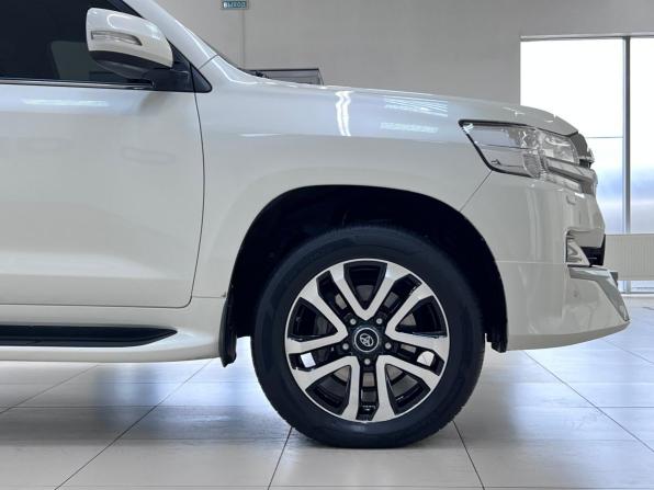 Toyota Land Cruiser 200 Series Рестайлинг 2 с пробегом 2017 года, цена 6 300 000 рублей, 196700 км, внедорожник, Автокод Объявления