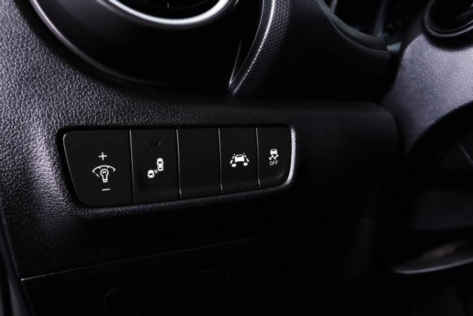 Hyundai Kona I с пробегом 2019 года, цена 1 999 000 рублей, 51000 км, внедорожник, Автокод Объявления